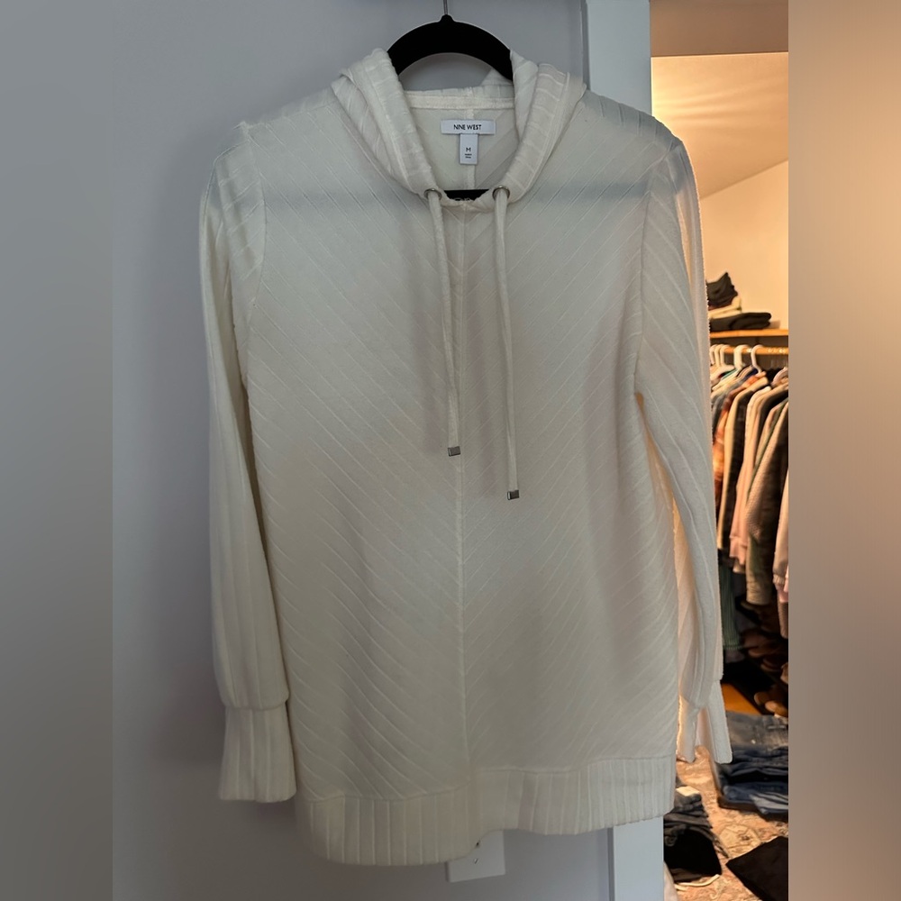 Nine West sweater size medium cream